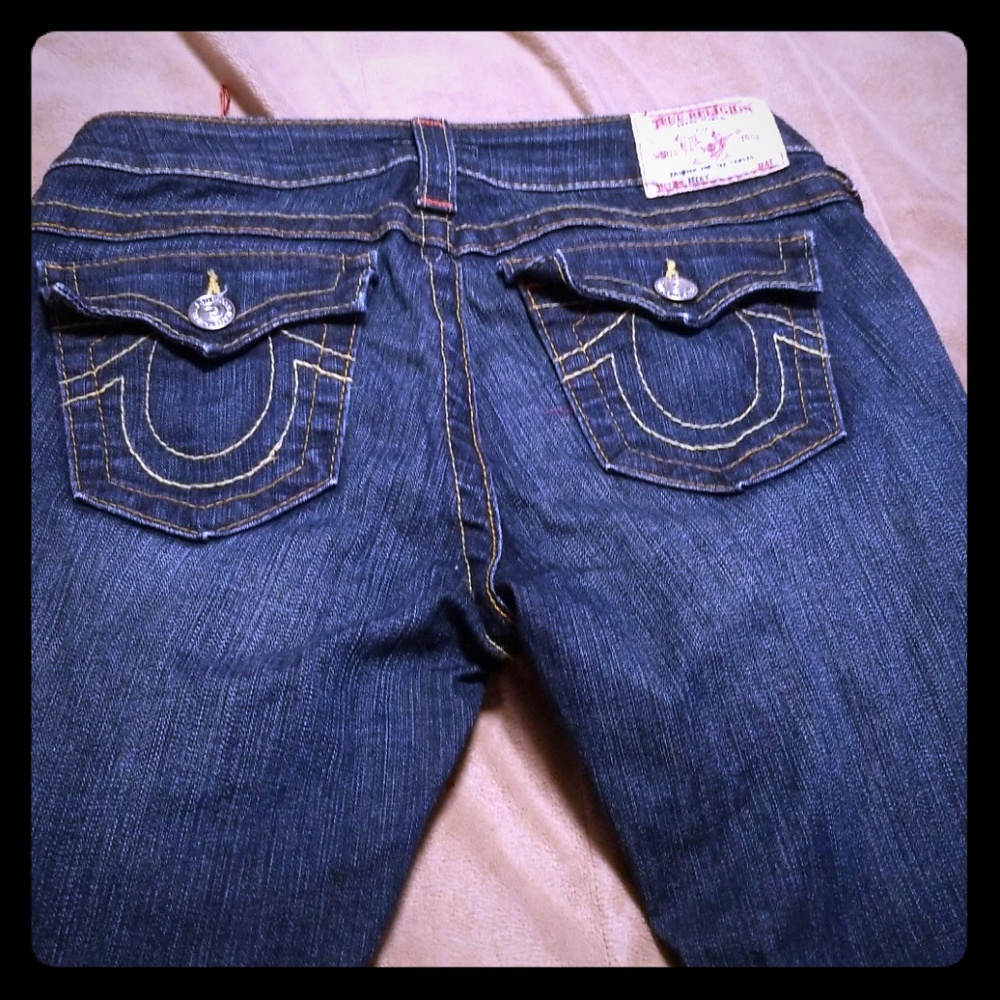 2 pairs of gently used jeans